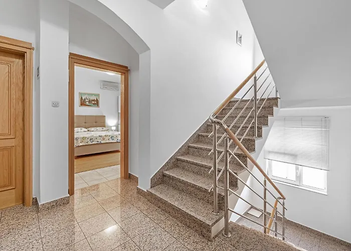 Cozy In With Wifi Apartman Sibenik